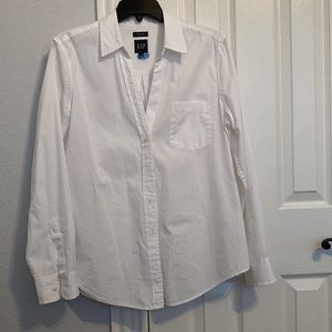 Perfect GAP white shirt!